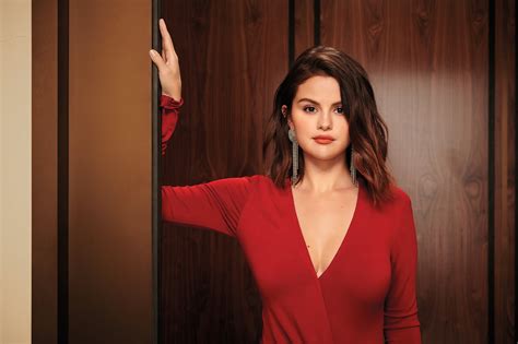 Selena Gomez Terrified To Do Only Murders In The Building Season 2 Us Weekly