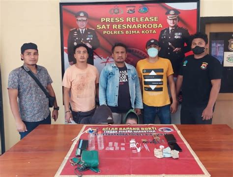 Polisi Tangkap Sejoli Di Bima Pacaran Sembari Nyabu Di Siang Hari Saat