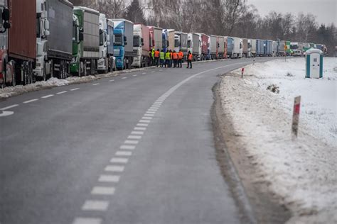 Po rozwiązaniu protestu skróciła się kolejka tirów do przejścia