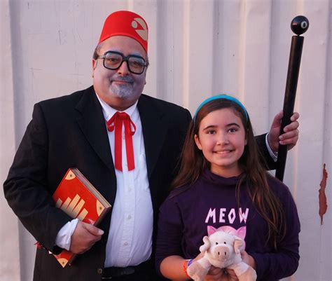 Gravity Falls Cosplay • Grunkle Stan, Mable and Wattles.