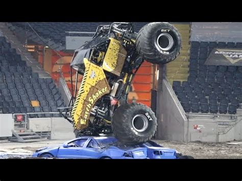 Earthshaker Freestyle Monster Jam Stockholm Youtube