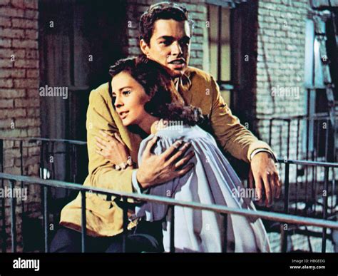 WEST SIDE STORY, Natalie Wood, Richard Beymer, 1961 Stock Photo - Alamy