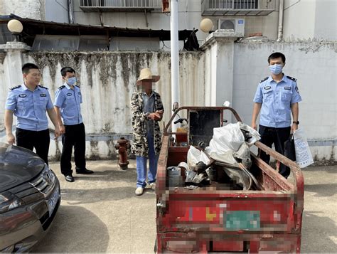 胆大！监利一男子在民主路一单位门前被抓 违法