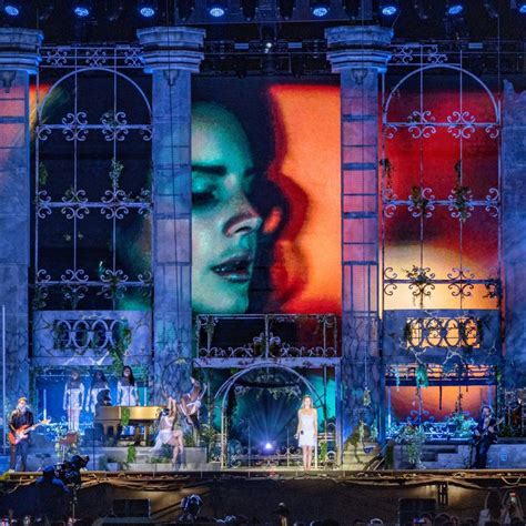 Rihanna S Lingerie Show Set Design Is An Architectural Mash Up