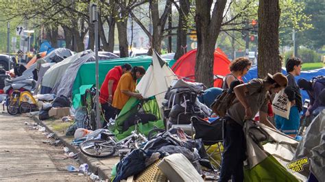 Minneapolis Police Evict Franklin Avenue Encampment Youtube