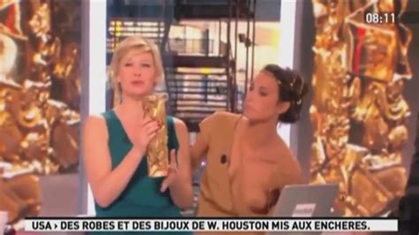 La miss météo perd sa robe en direct sur Canal Celebs Roulette Tube