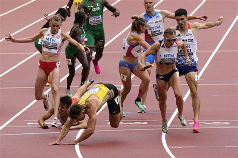 Athlétisme Mondiaux 2023 la France en finale du relais 4x400 m mixte