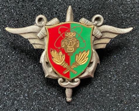 M Daille Broche Pucelle Insigne Militaire Service Des Essences Des