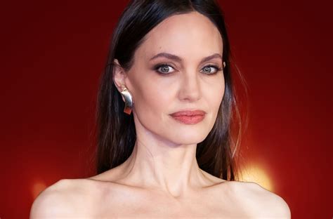 Angelina Jolie Shares Heartbreaking Tribute To Late Mother On Instagram