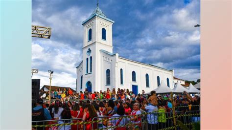 Itabirito pré Carnaval em São Gonçalo do Bação reúne cerca de 2 mil