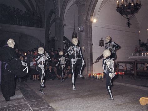 De La Danza De La Muerte A La Danza Del Fuego Las Tradiciones M S