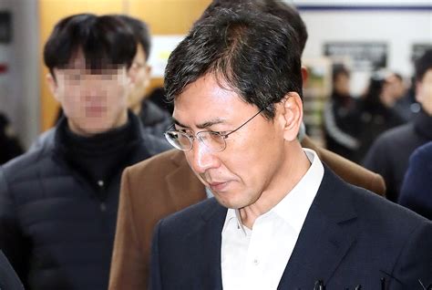 미투 김지은 안희정 상대 3억 손배소···2차 피해 등 책임 중앙일보