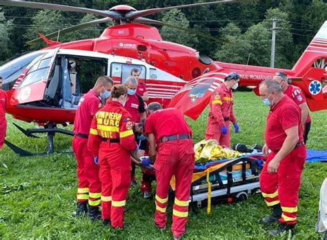 Foto Un B Iat De Ani Transportat Cu Elicopterul Smurd La Spital