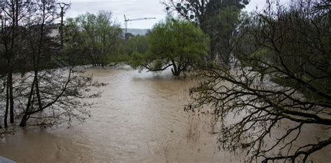 Unwetter Im Saarland Starkregen Sorgt F R Berflutete Stra En Und Felder