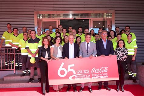 Carlos Mazón visita la planta de Coca Cola en Quart Poblet con motivo