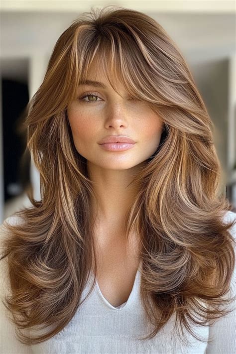 Fall Hair Colors To Light Up The Season Voluminous Honey Blonde