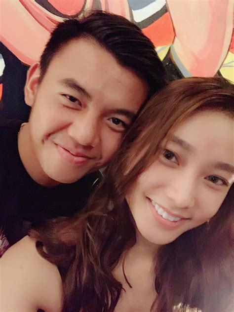 Ngoài ái nữ giám đốc vợ Công Phượng 2 gái xinh dân RMIT còn lại cũng yêu hot boy đình đám