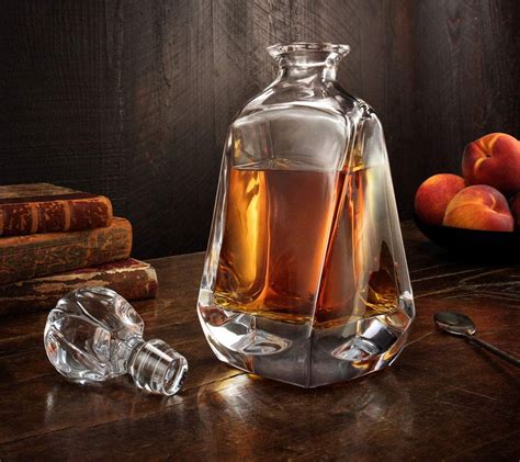 Modern Crystal Decanter – DECANTERS HUB