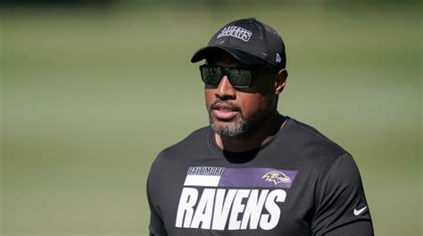 Dolphins hire Ravens DL Coach Anthony Weaver as defensive coordinator