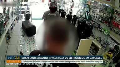 Meio Dia Paraná Foz do Iguaçu Assaltante armado invade loja em