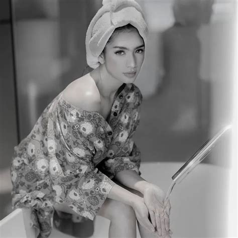 8 Hot And Enchanting Poses Of Angel Karamoy Starting In The Bathtub Beachside Which One Do