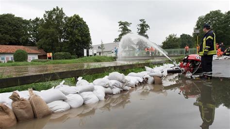 Hochwasser Weiter Angespannte Lage In Hildesheim Und Braunschweig