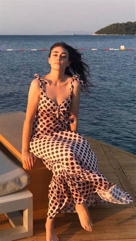 Esra Bilgic Hot Sexy Photos Artofit