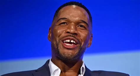 Michael Strahan Faces Backlash for Hand Position During National Anthem ...