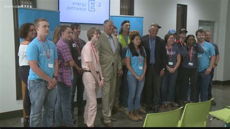 Gov. Inslee meets with Spokane students about their role in Avista ...