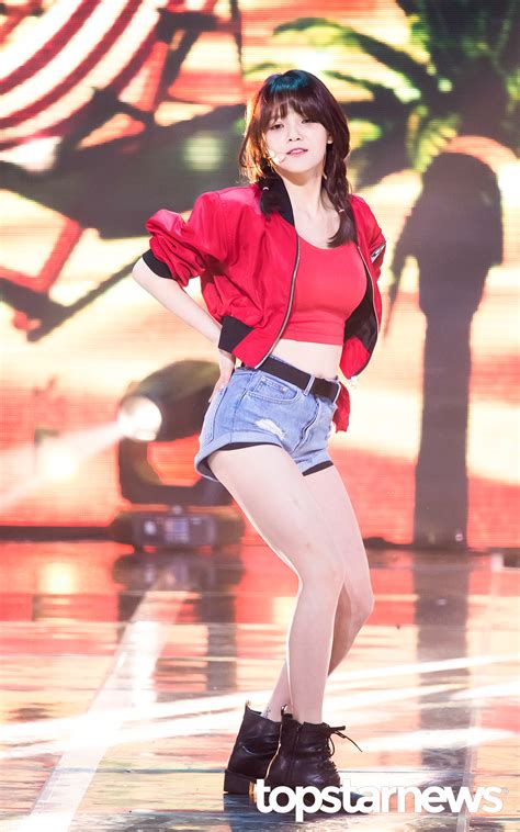 [hd포토] 에이오에이 Aoa 지민 ‘깜찍함 더하는 양갈래 머리’ 김민정 기자 톱스타뉴스