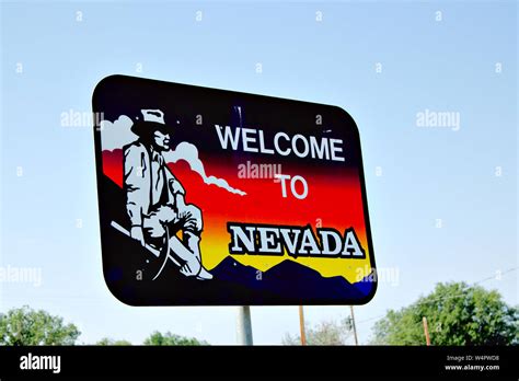 Welcome to Nevada sign at Oregon Nevada border Stock Photo - Alamy