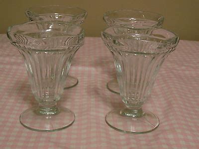 Vintage Soda Fountain Ice Cream Sundae Glasses By Jeanette Glass