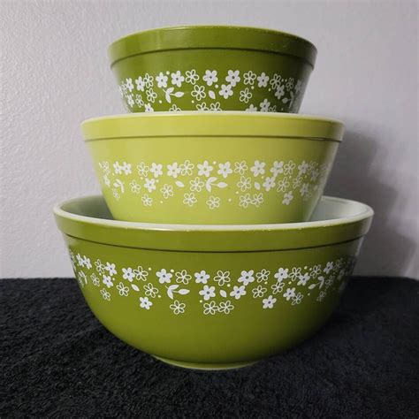 Pyrex Spring Blossom Green Crazy Daisy Mixing Bowl Set Etsy