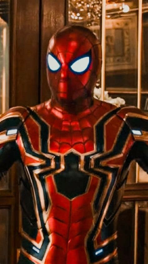 The Spider Man Costume Is Shown In This Image