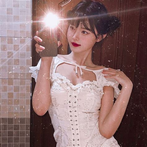 Pin By Yvy Blend On Hezzzw Jv Wedding Dresses Lace Ulzzang Girl