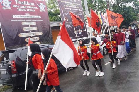 Iringi Pendaftaran Bacaleg Ke KPU PDIP Gelar Pawai Budaya Halo Semarang