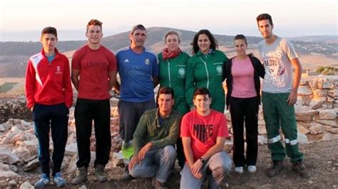 La Escuela De Medicina Forense Estudia Los Enterramientos De La Cueva