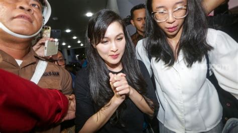 Bersaksi Soal Kasus Korupsi Harvey Moeis Sandra Dewi Di Depan Hakim