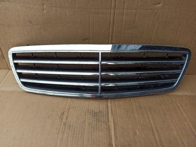 MERCEDES W204 LIFT GRILL ATRAPA CHŁODNICY 13718192155 oficjalne