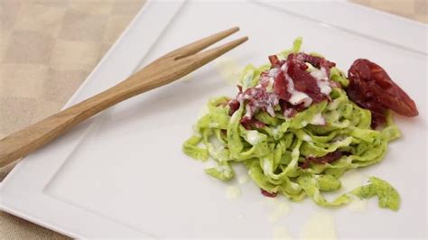 Tagliatelle Alla Crema Di Parmigiano E Bresaola Pomodoro Rosso