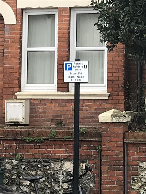 How does these parking rules work? I can’t work out what it means : r
