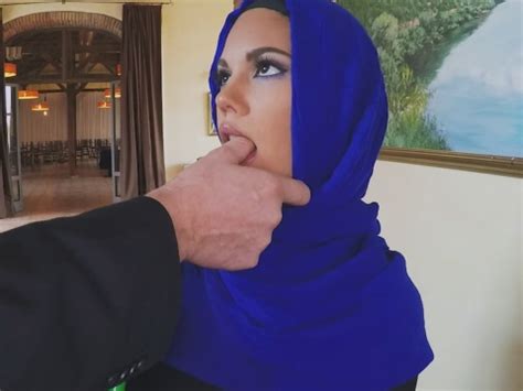 Exotic Babe Has A Perfectly Round Ass To Get Dominated By That Massive Junk Porno Movies