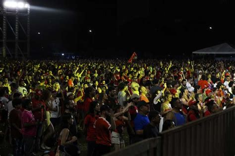 Margareth Menezes Agita Posse De Lula E Canta Em Show De BaianaSystem