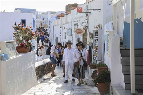 Best things to do in Oia, Santorini (2022) + pics & details | A fun Oia ...