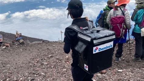 El Repartidor Que Ha Subido A La Cima Del Monte Fuji Para Entregar Una