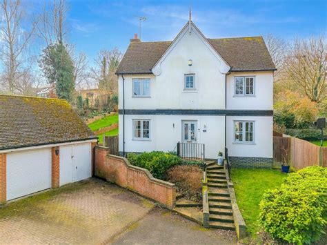 4 Bedroom Detached House For Sale In Northampton Meadow Great