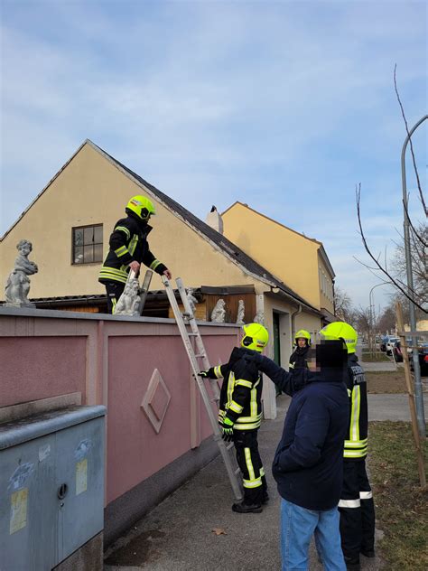 12 Technischer Einsatz Tür Öffnung Freiwillige Feuerwehr Pottendorf