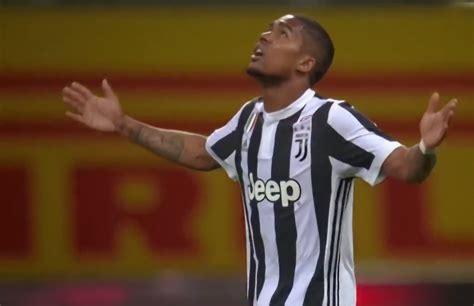 Allegri scherza su Douglas Costa Non ricordo nemmeno se è biondo o