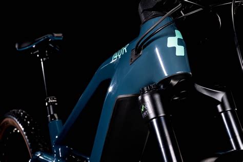 Cube 2022 Stereo Hybrid 140 Hpc Race 625 Emtb In Teal And Mint The