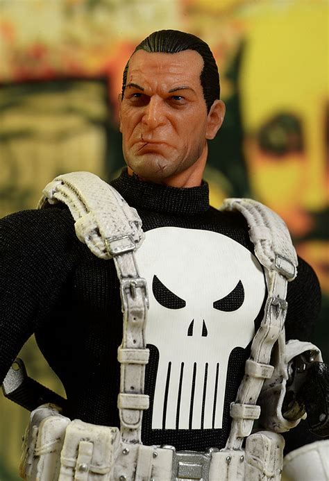 Live Photos Mezco The Classic Punisher Action Figure One 12